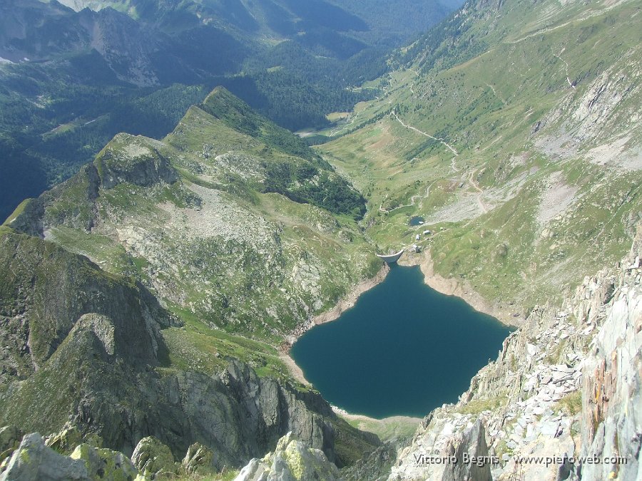 05 Lago del diavolo.JPG - 05 Lago del diavolo e Valle del Monte Sasso...da cima Aga